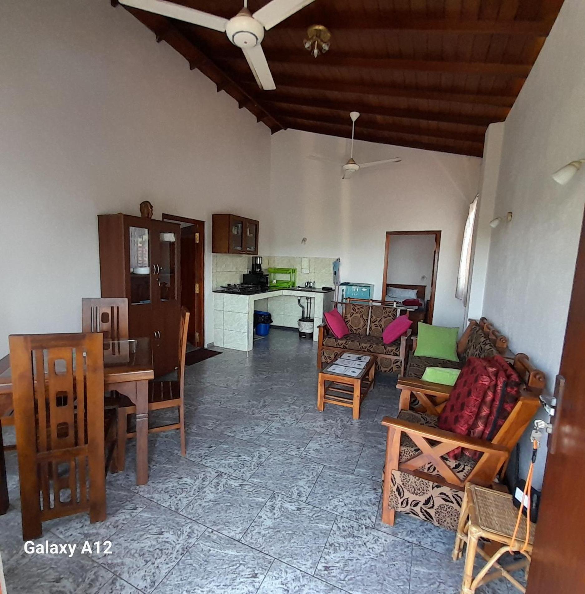 Slg Villa Хиккадува Экстерьер фото